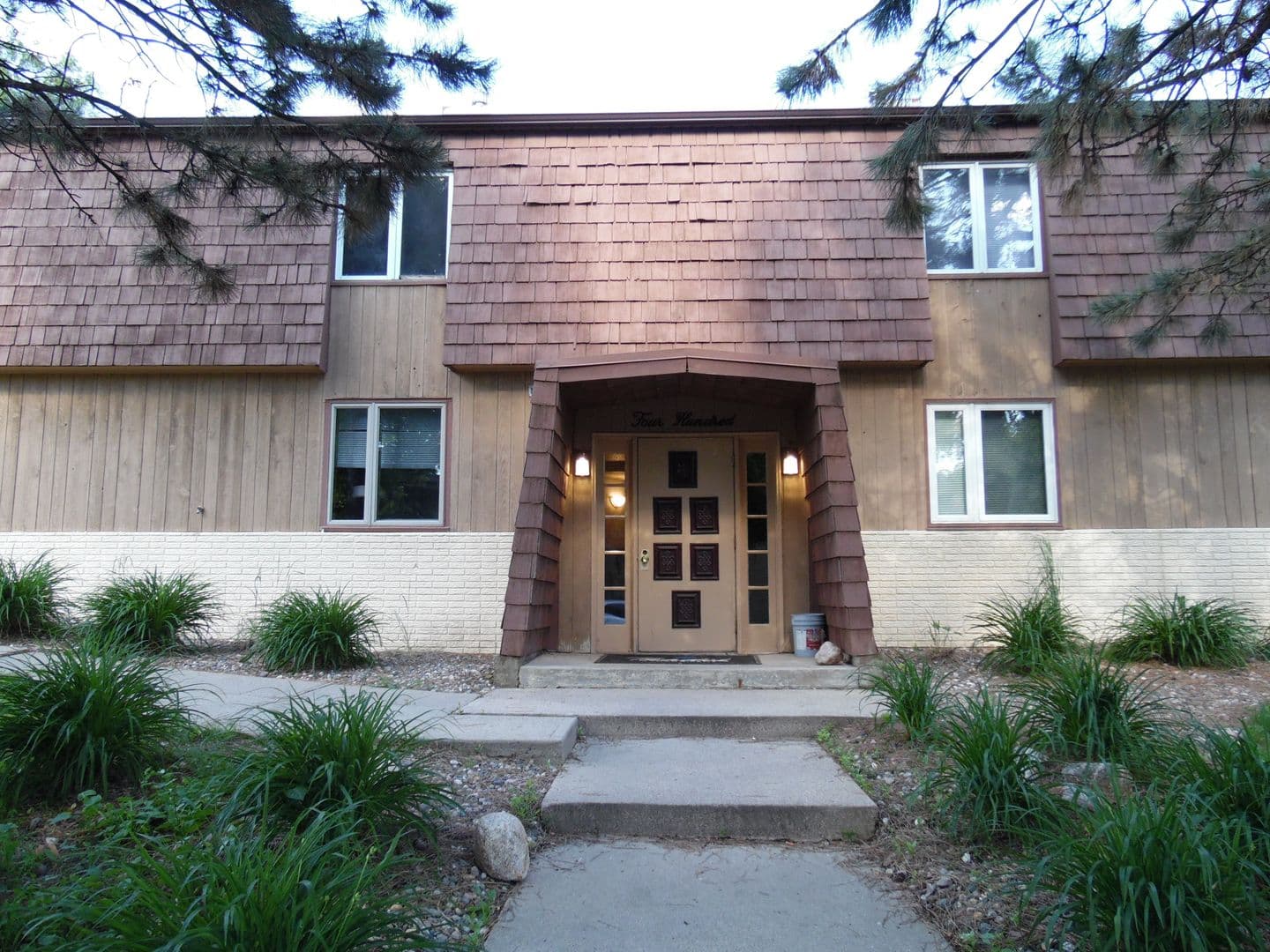 Sioux Falls Apartment: 400 N. Lake Avenue