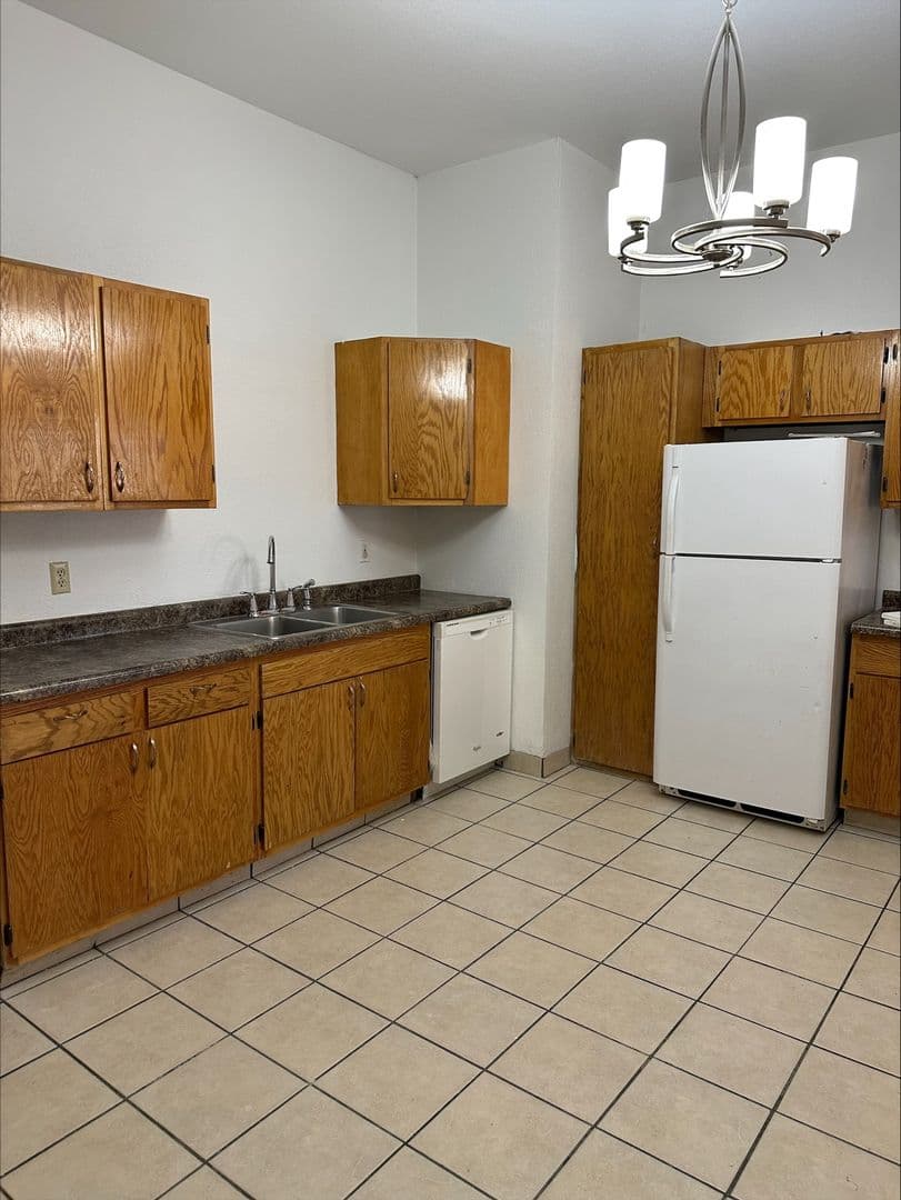 Dickinson Apartment: 130 1st Ave SE