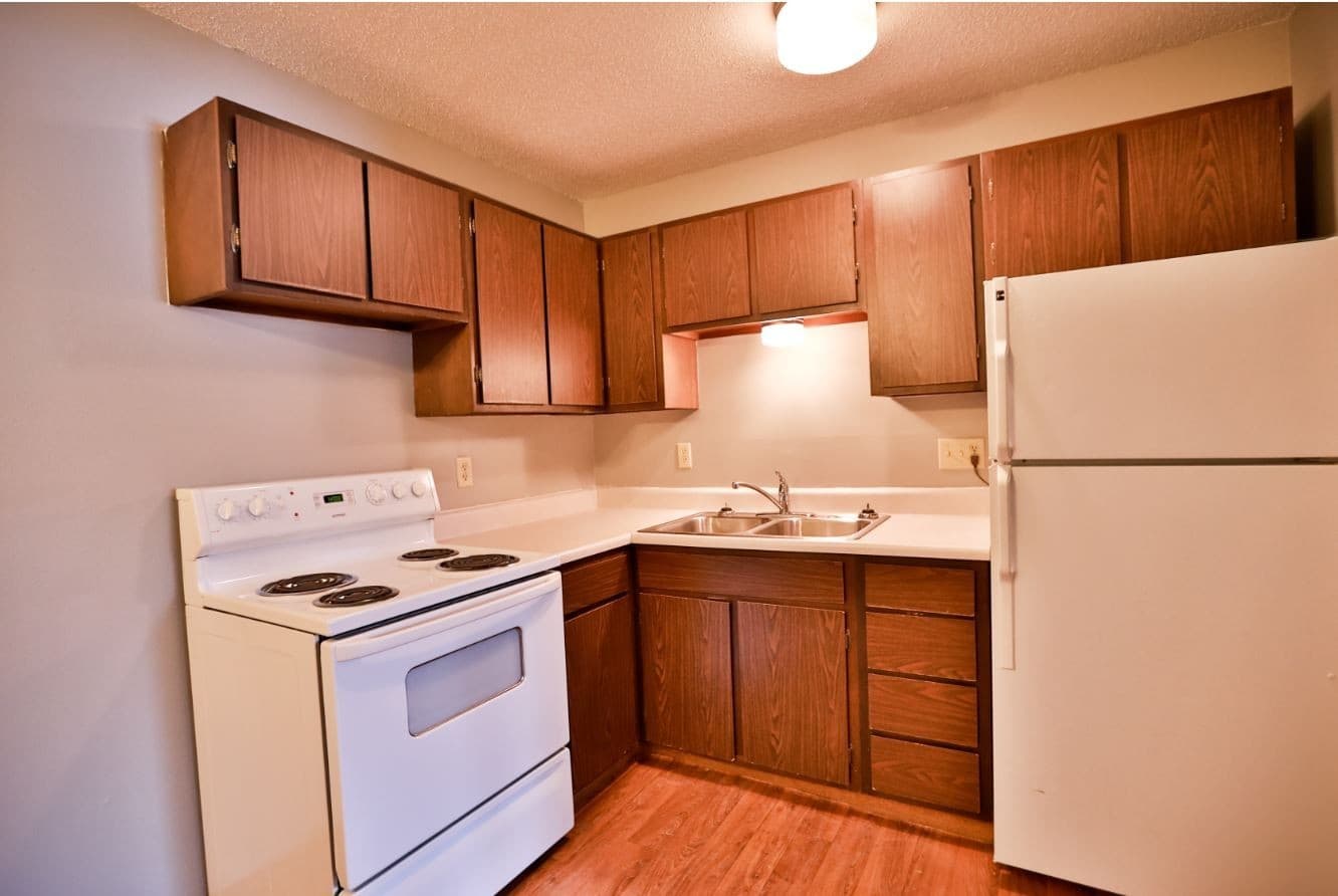 Sioux Falls Apartment: 1000-1020 N. Covell Avenue
