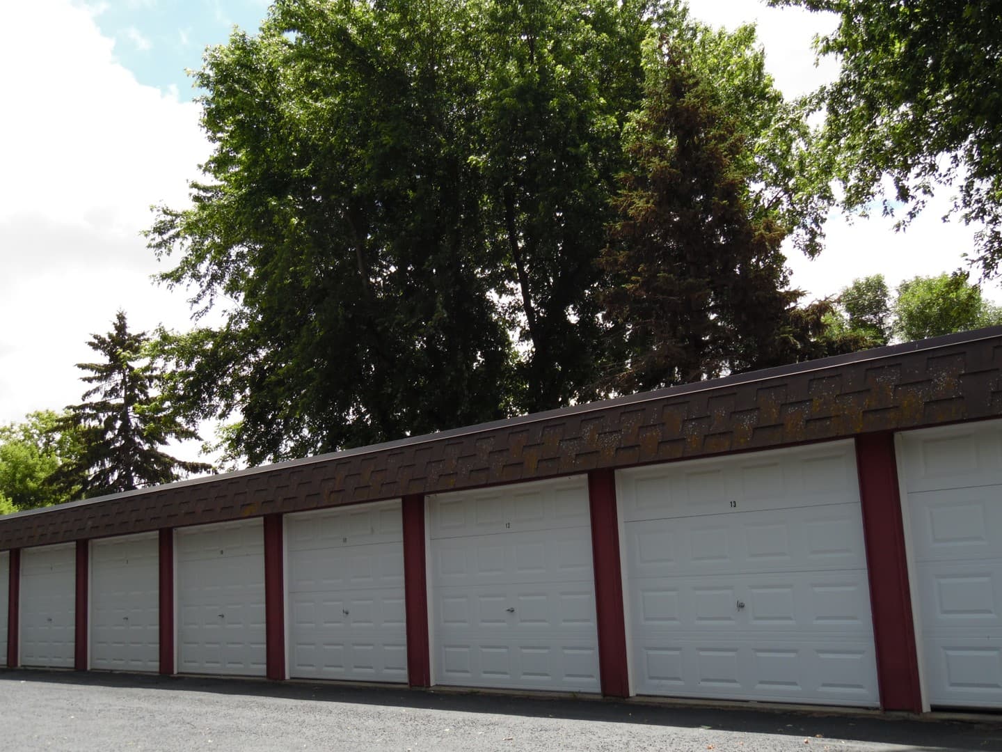 Sioux Falls Apartment: 1900 W 6th St.