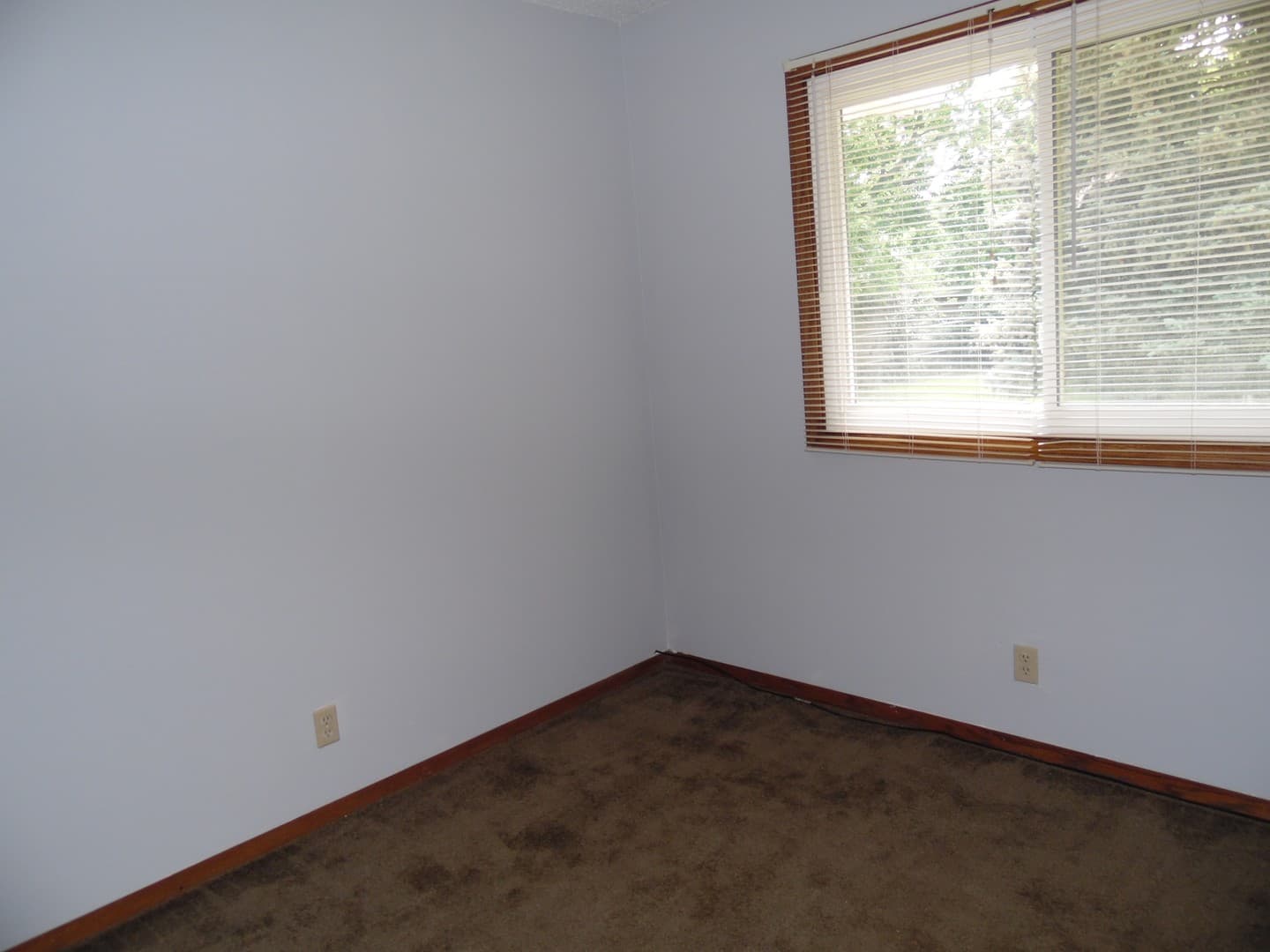 Sioux Falls Apartment: 4400 S Louise Avenue