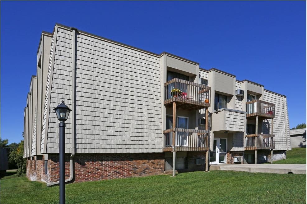 Sioux Falls Apartment: 1600 S. Rock Creek Dr.