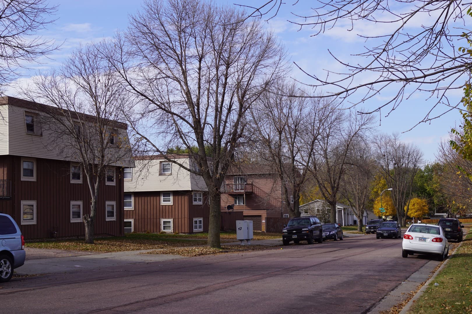 Sioux Falls Apartment: 4205-4401 E. Ronning Drive