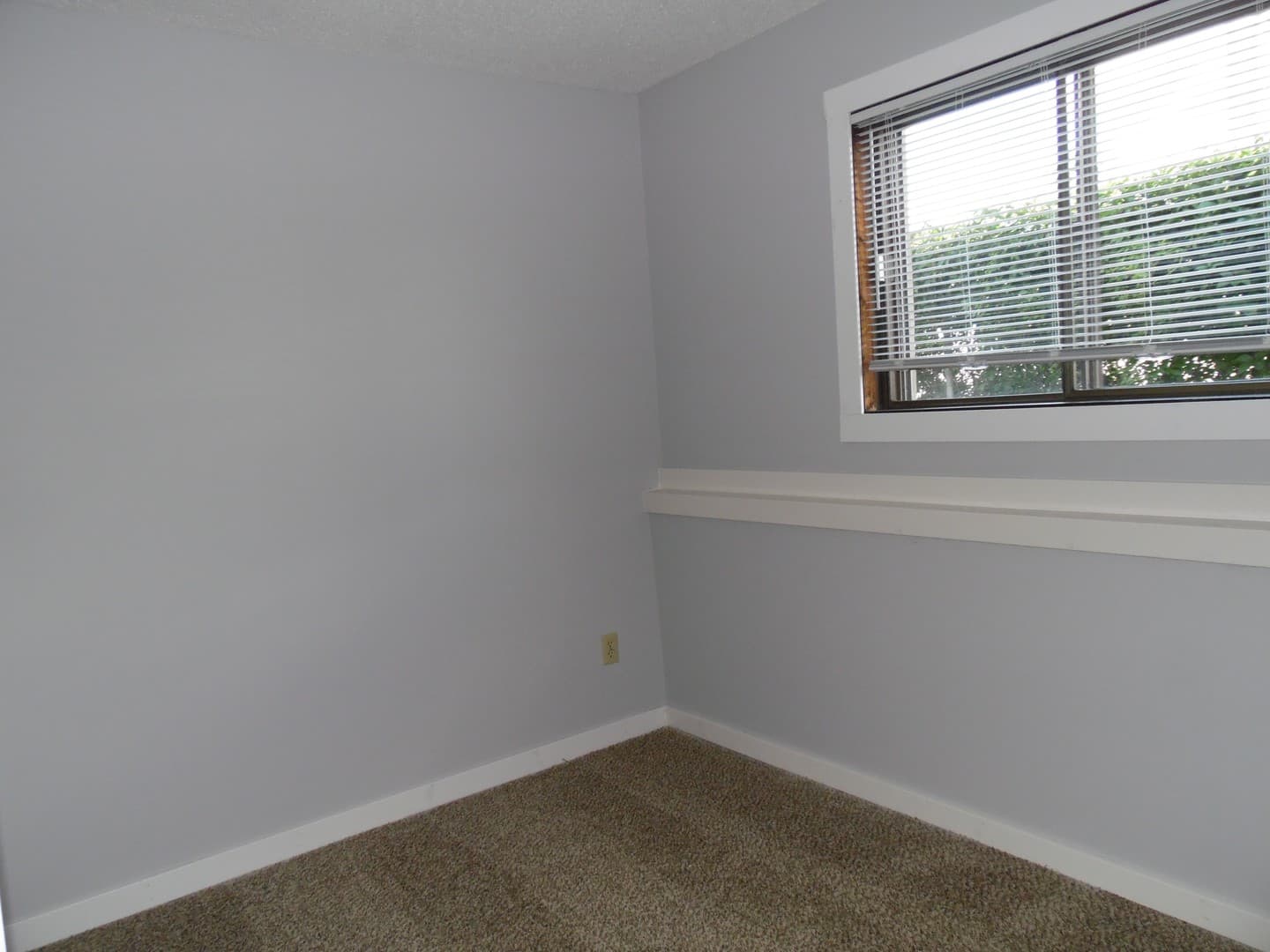 Sioux Falls Apartment: 3000-3012 S Mayfair Drive