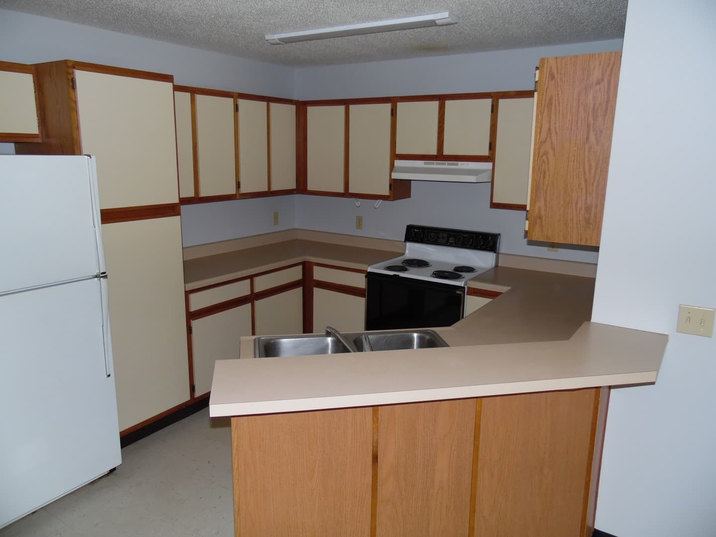 Sioux Falls Apartment: 701 S. Lyons Avenue