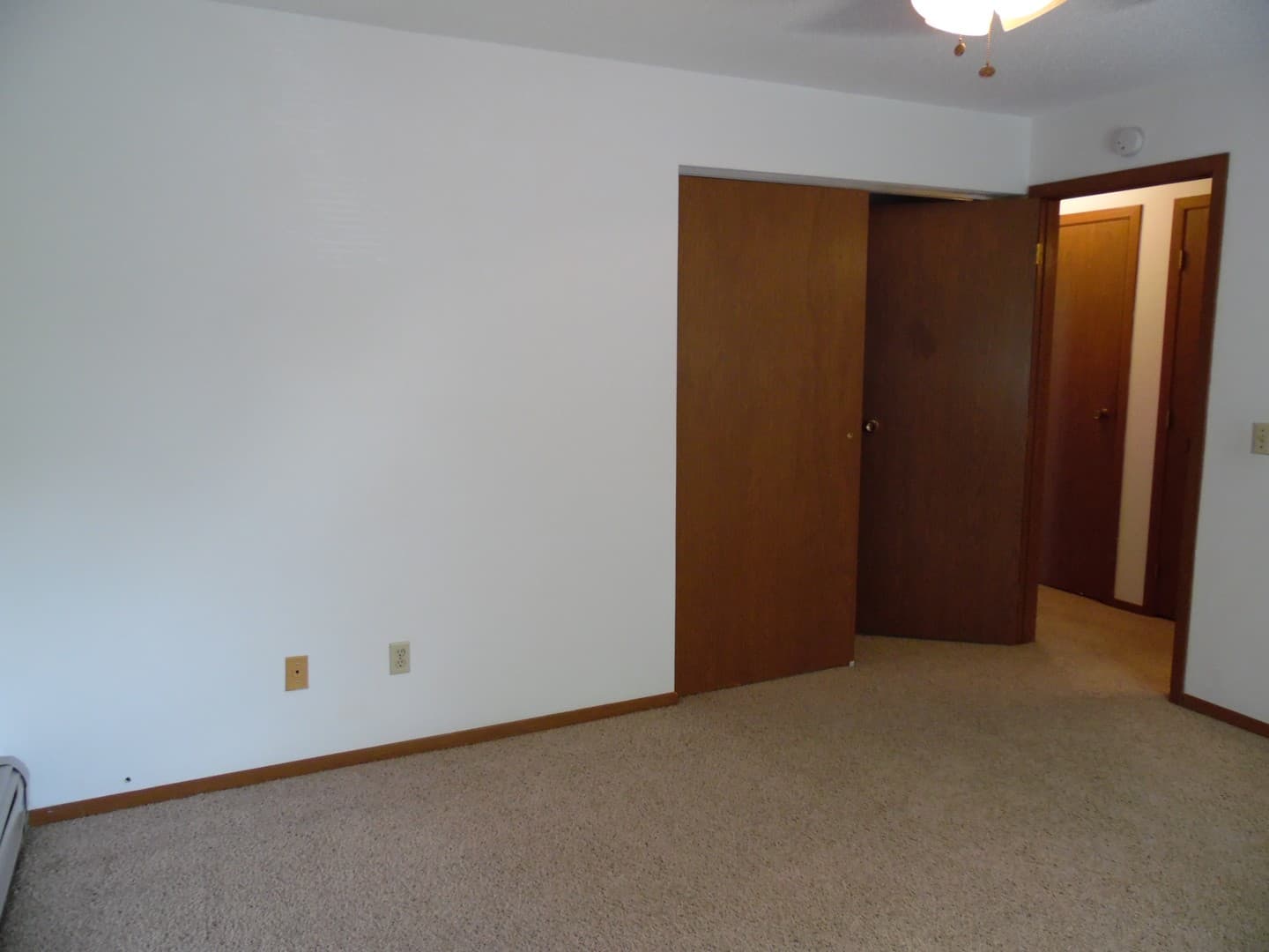 Sioux Falls Apartment: 1900 W 6th St.