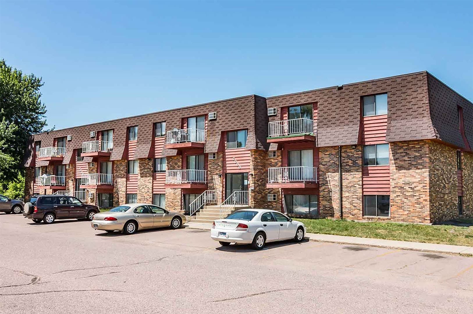 Sioux Falls Apartment: 1900 W 6th St.
