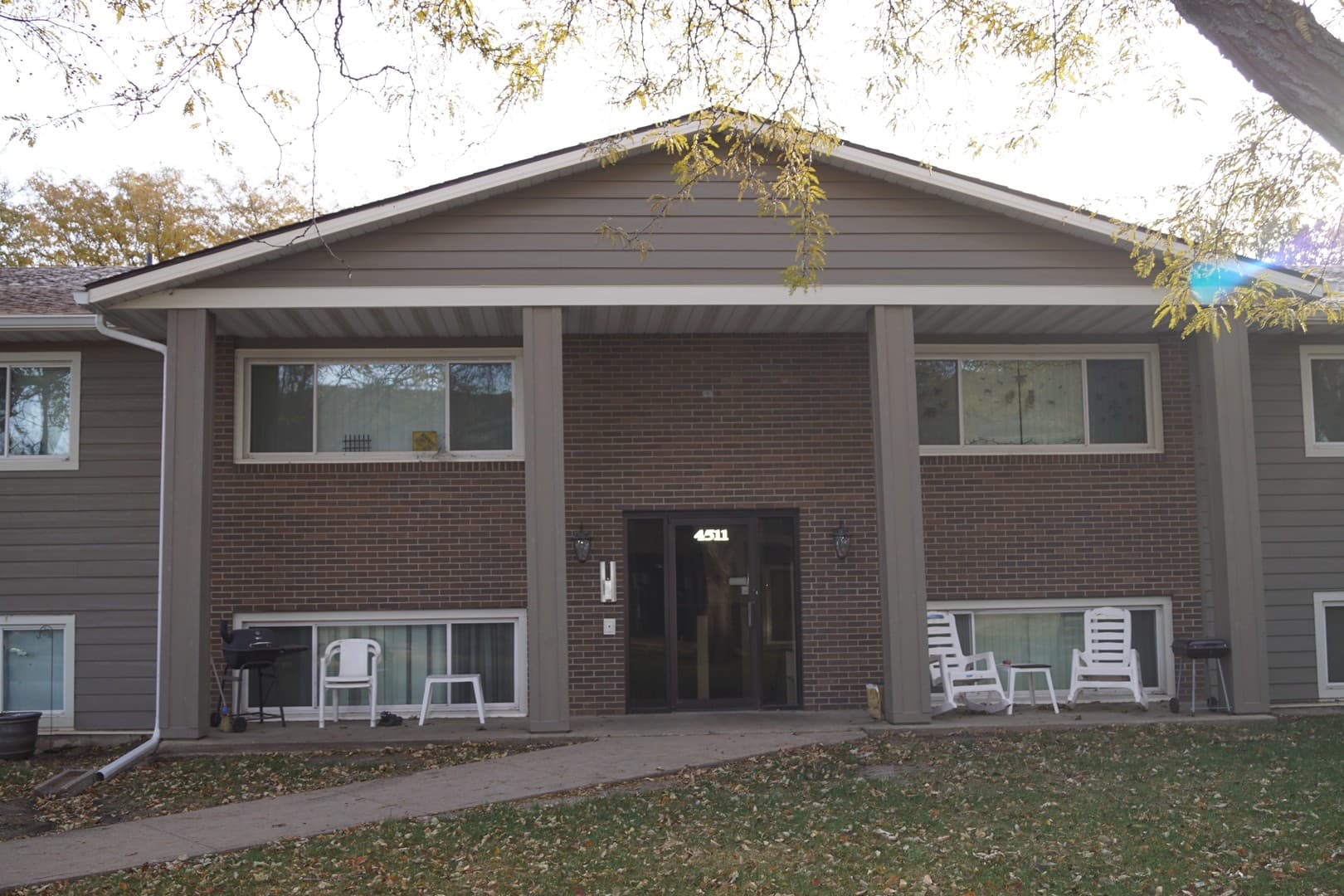 Sioux Falls Apartment: 4400 S Louise Avenue