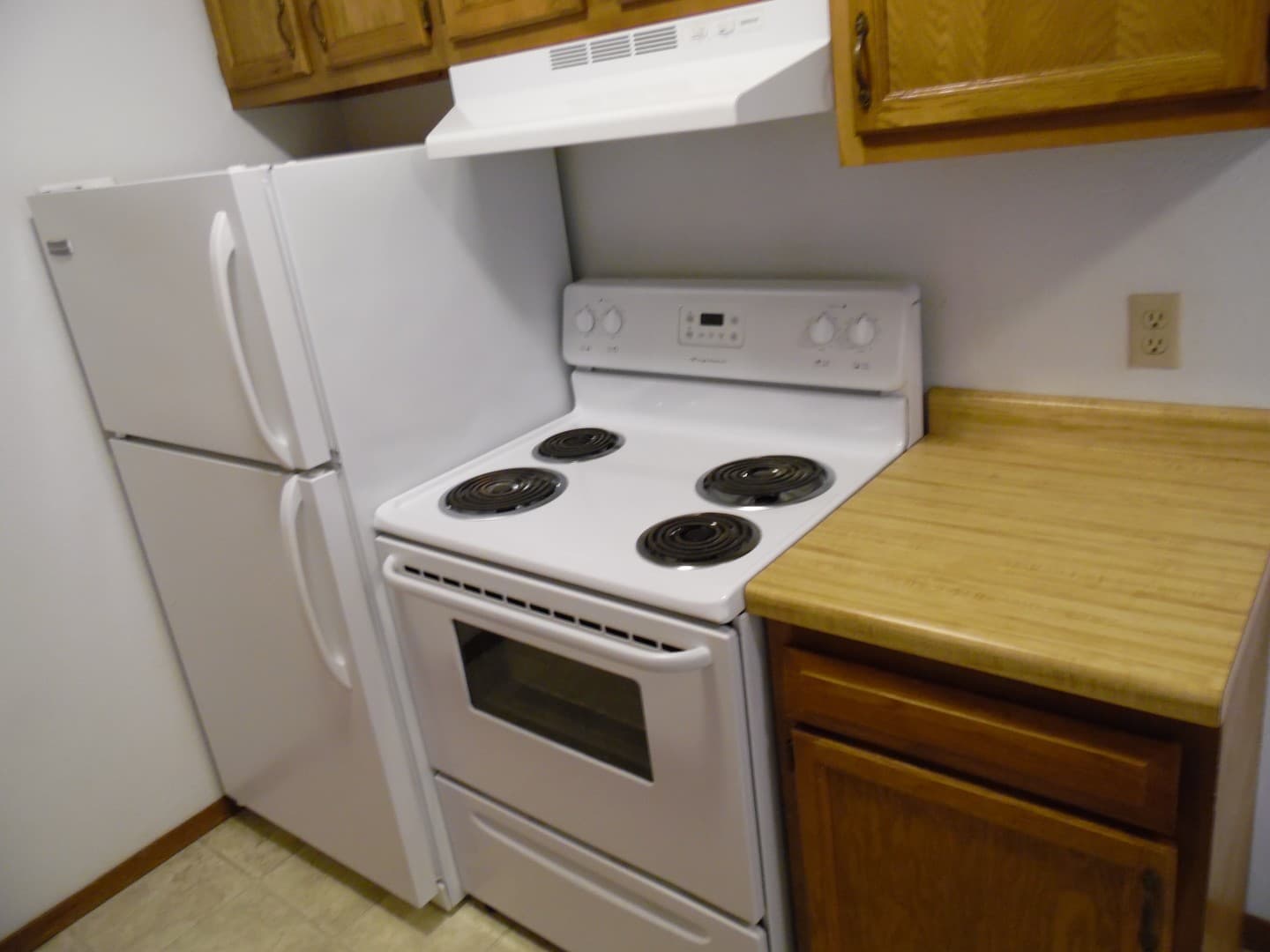 Sioux Falls Apartment: 1900 W 6th St.