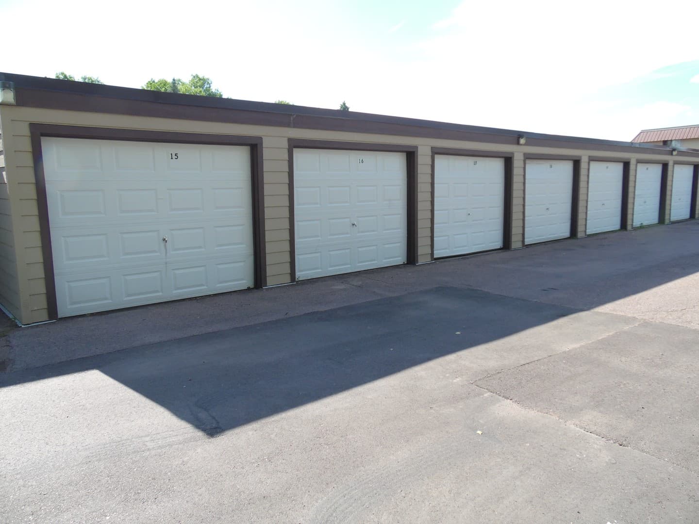 Sioux Falls Apartment: 1000-1020 N. Covell Avenue