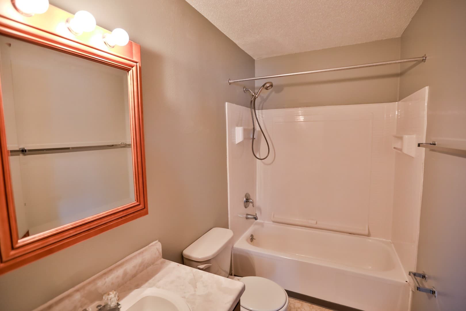 Sioux Falls Apartment: 1000-1020 N. Covell Avenue