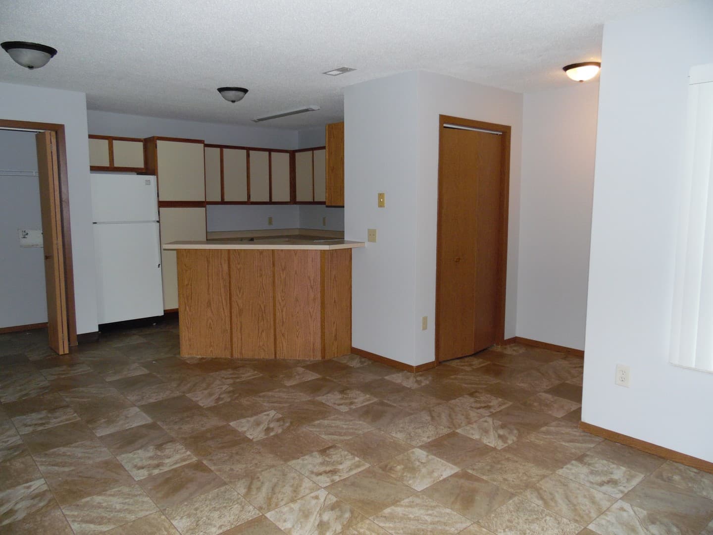 Sioux Falls Apartment: 701 S. Lyons Avenue