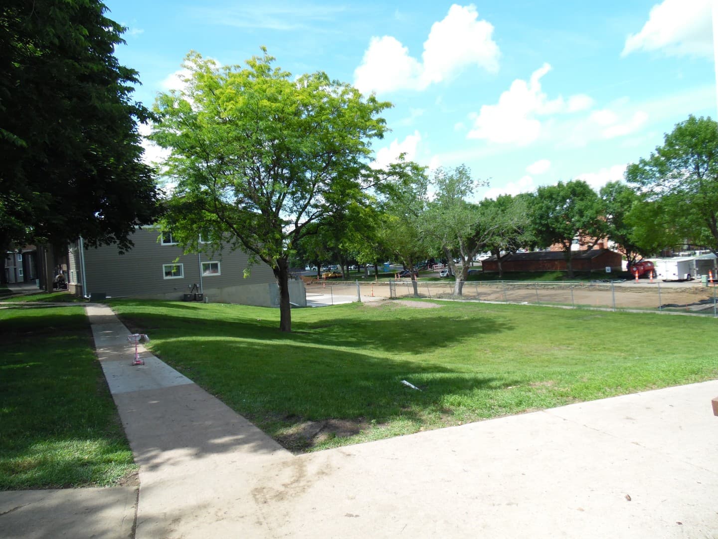 Sioux Falls Apartment: 4400 S Louise Avenue