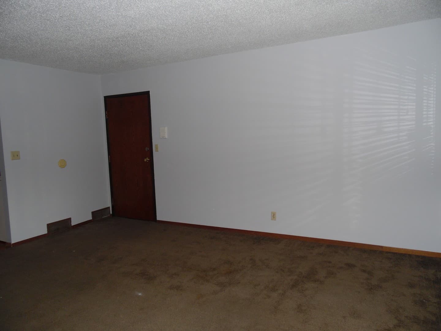 Sioux Falls Apartment: 4400 S Louise Avenue