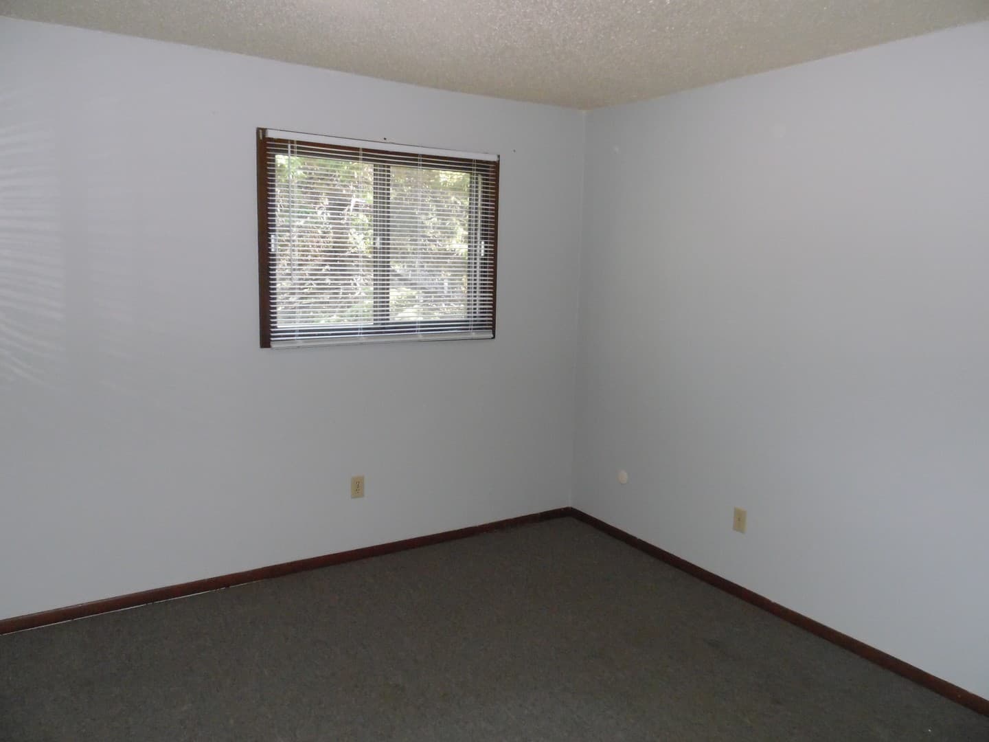 Sioux Falls Apartment: 1201-1209 N. Prairie Avenue