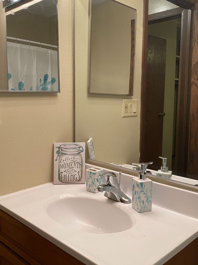 Sioux Falls Apartment: 1600 S. Rock Creek Dr.
