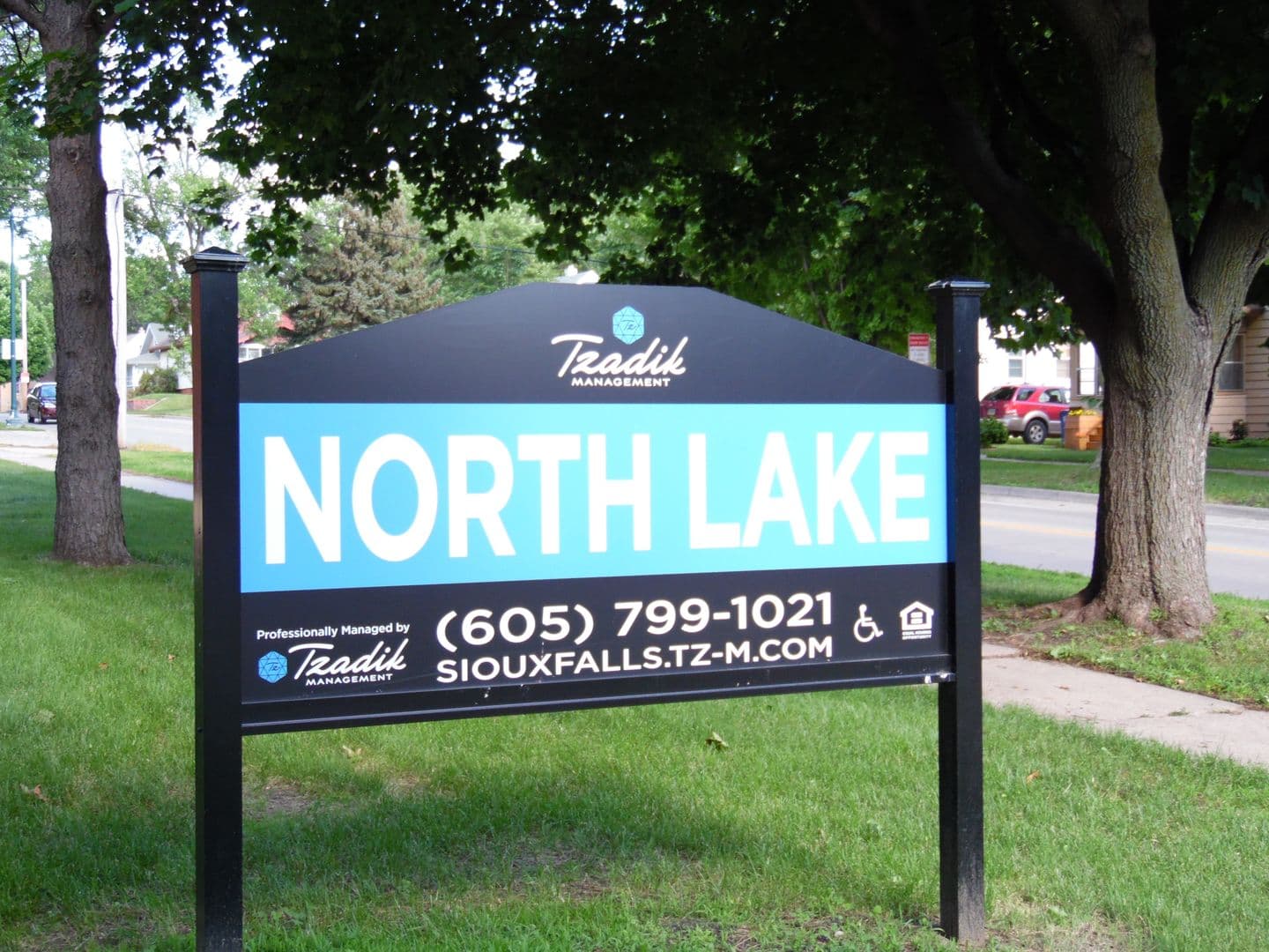 Sioux Falls Apartment: 400 N. Lake Avenue