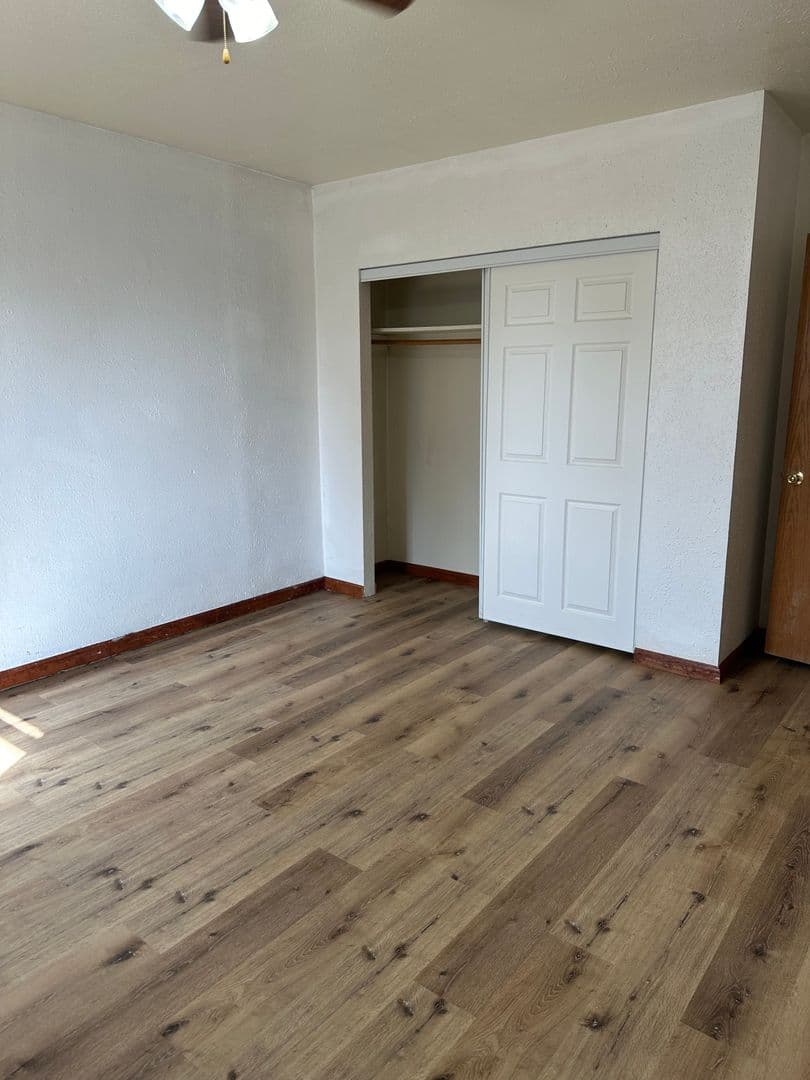 Dickinson Apartment: 130 1st Ave SE