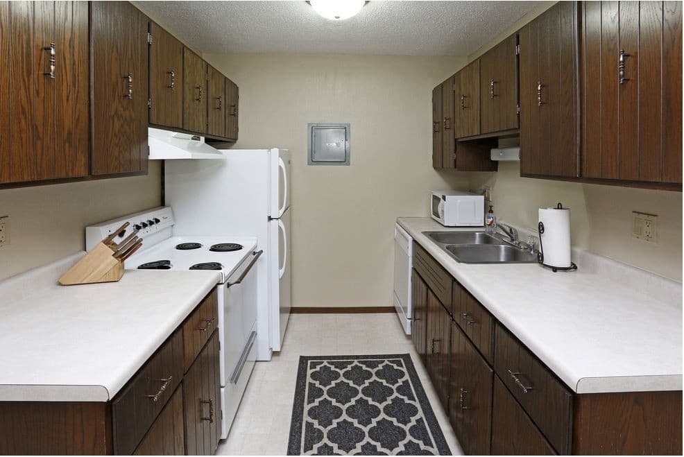 Sioux Falls Apartment: 1600 S. Rock Creek Dr.