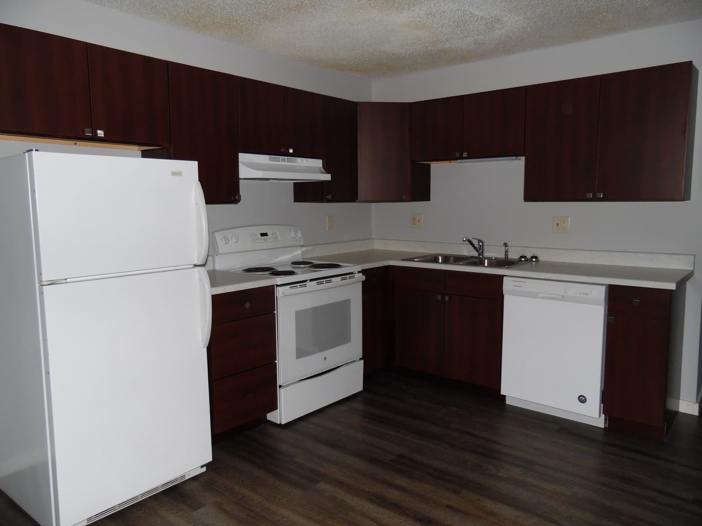 Sioux Falls Apartment: 3000-3012 S Mayfair Drive