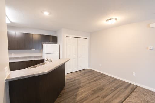 Sioux Falls Apartment: 701 S. Lyons Avenue