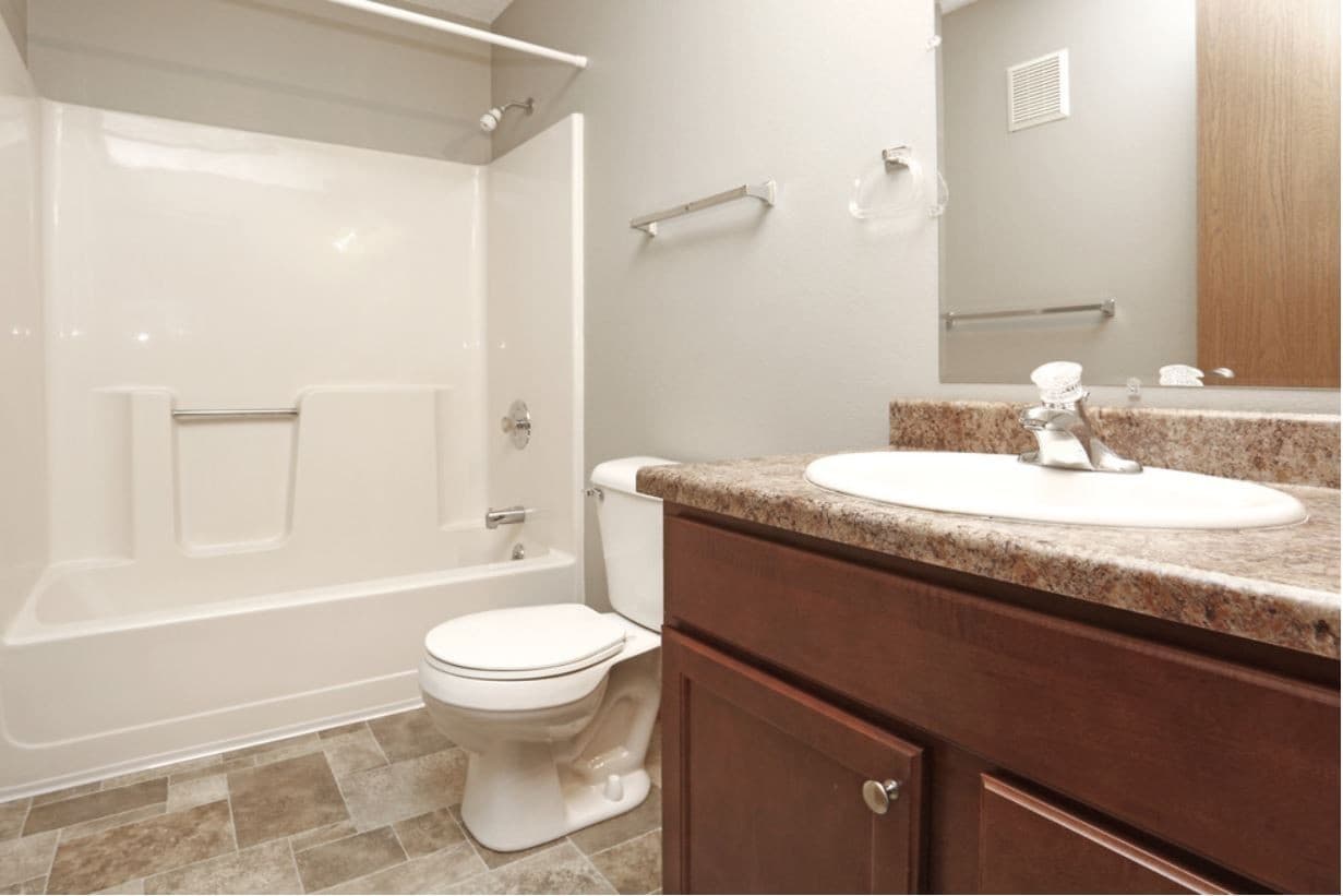 Sioux Falls Apartment: 221 N. Cleveland