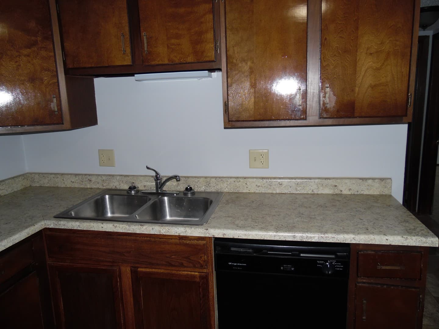 Sioux Falls Apartment: 3000-3012 S Mayfair Drive