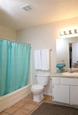 Sioux Falls Apartment: 1311 N Cleveland Ave