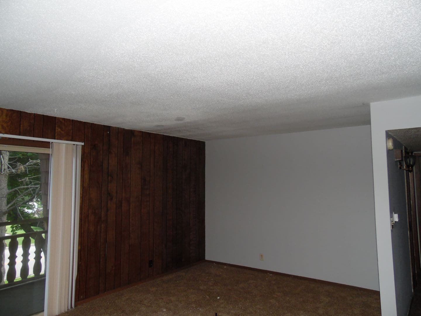 Sioux Falls Apartment: 400 N. Lake Avenue