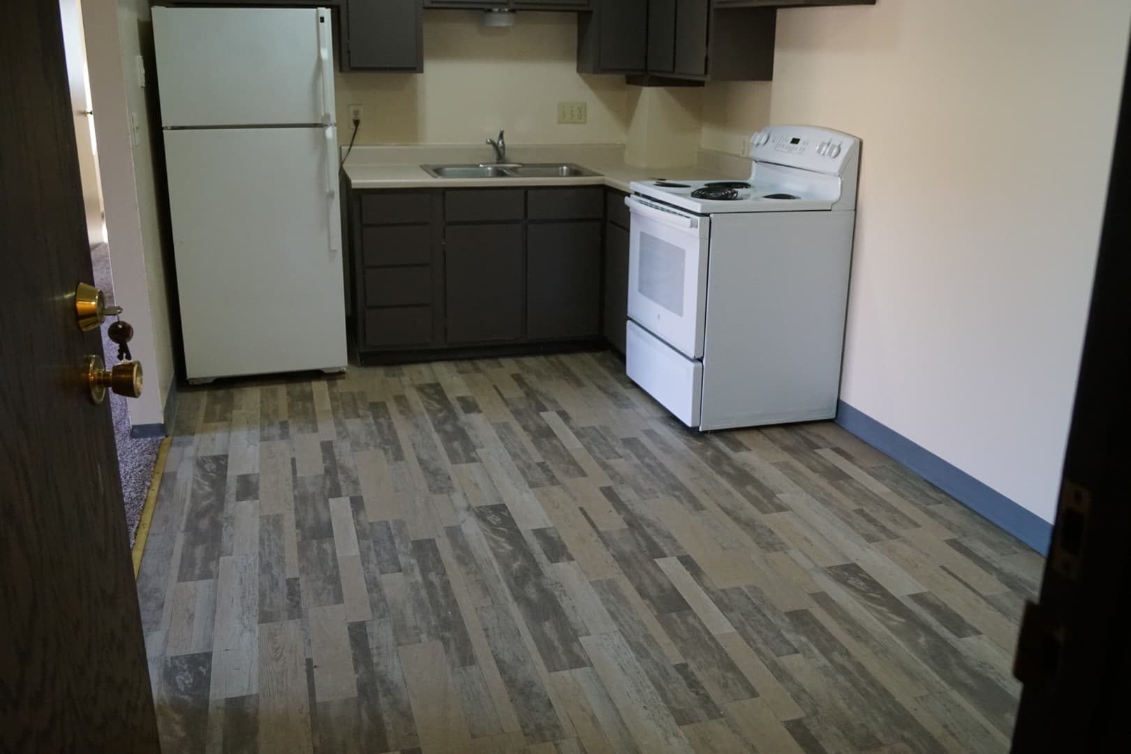 Sioux Falls Apartment: 1201-1209 N. Prairie Avenue