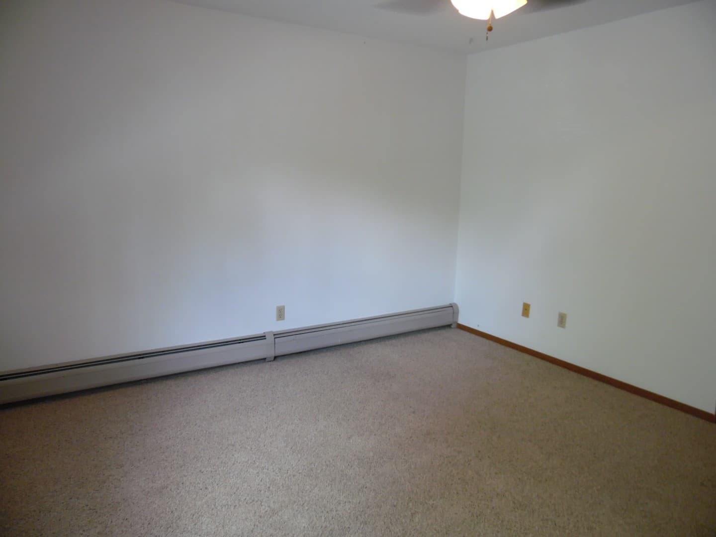 Sioux Falls Apartment: 1900 W 6th St.
