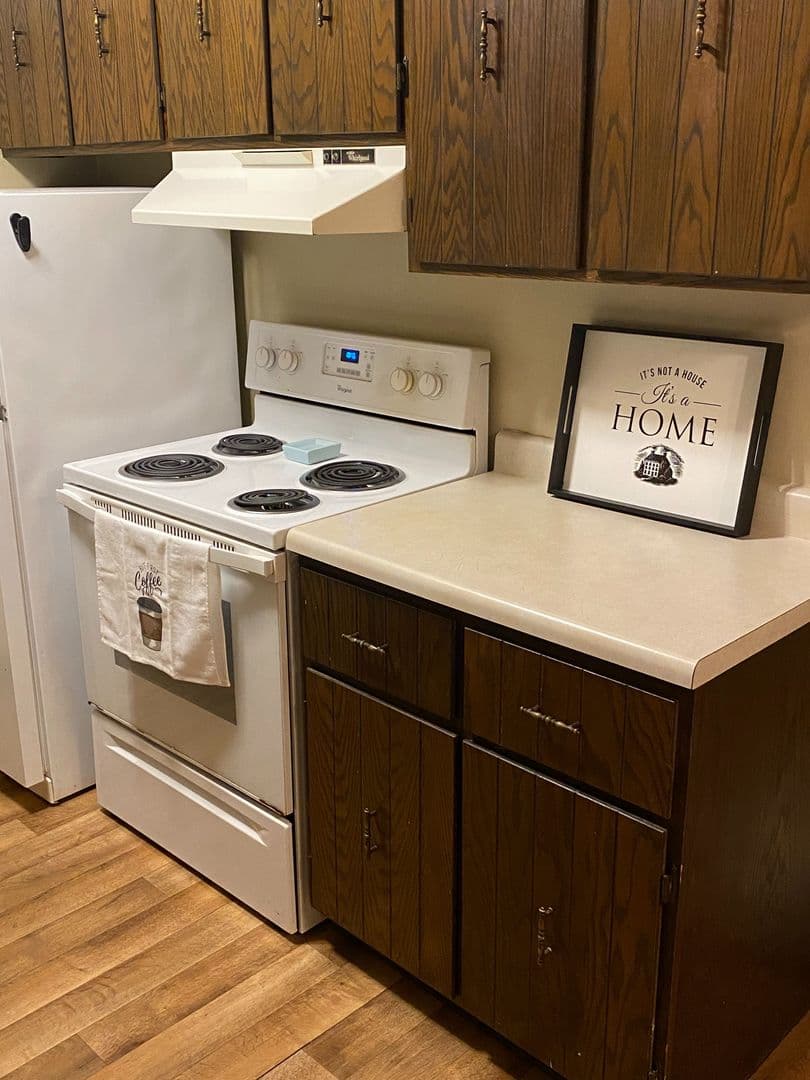 Sioux Falls Apartment: 1600 S. Rock Creek Dr.