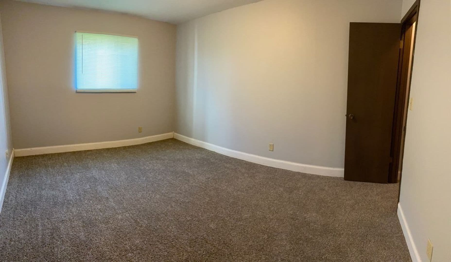 Sioux Falls Apartment: 4213 E 12th St