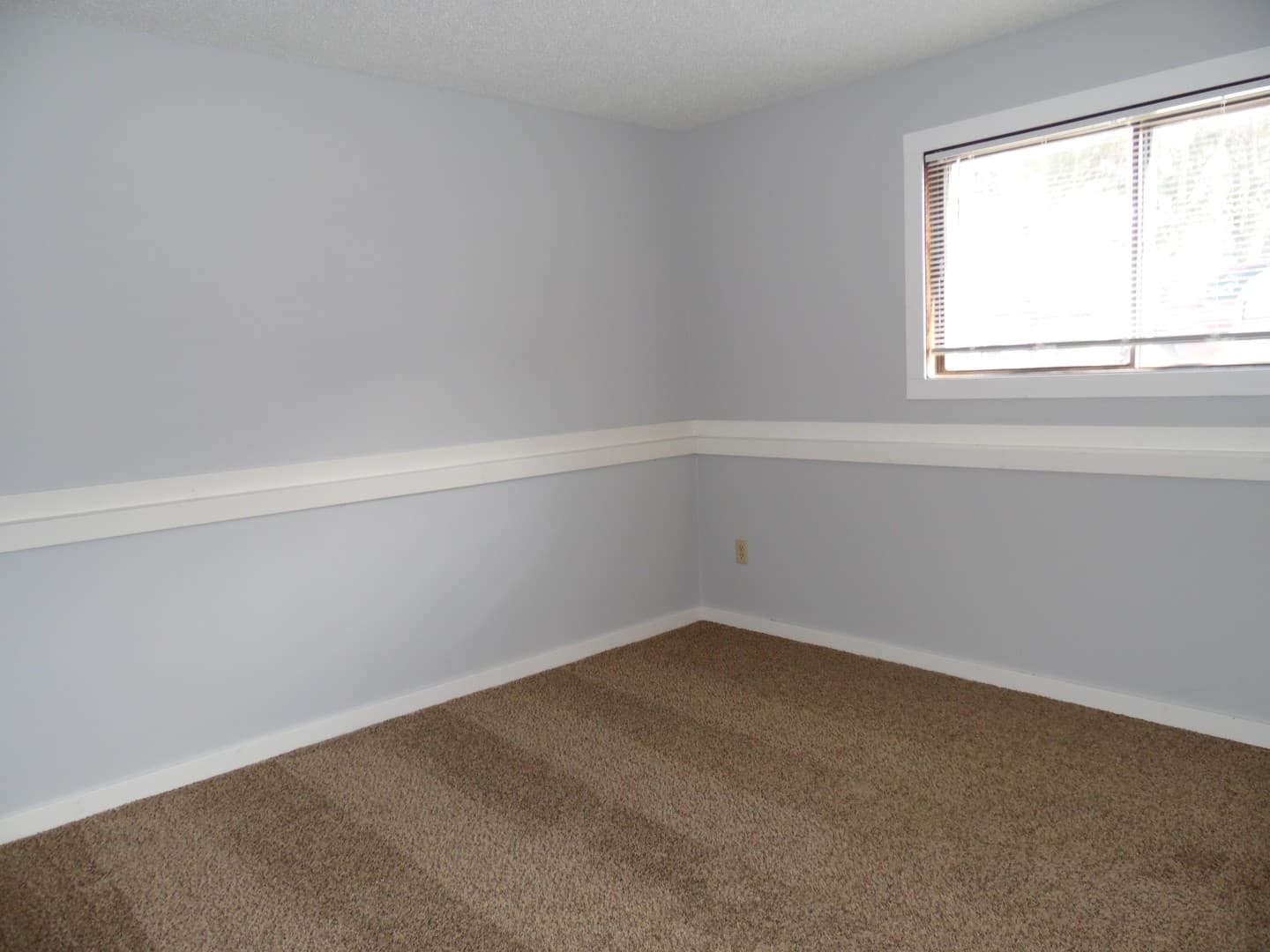 Sioux Falls Apartment: 3000-3012 S Mayfair Drive