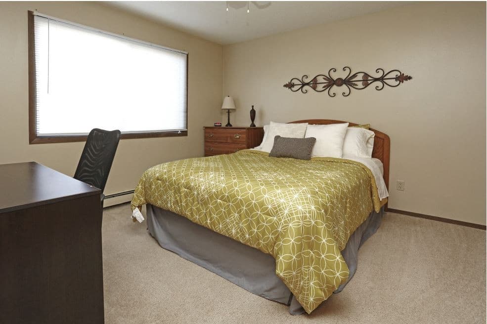 Sioux Falls Apartment: 1600 S. Rock Creek Dr.