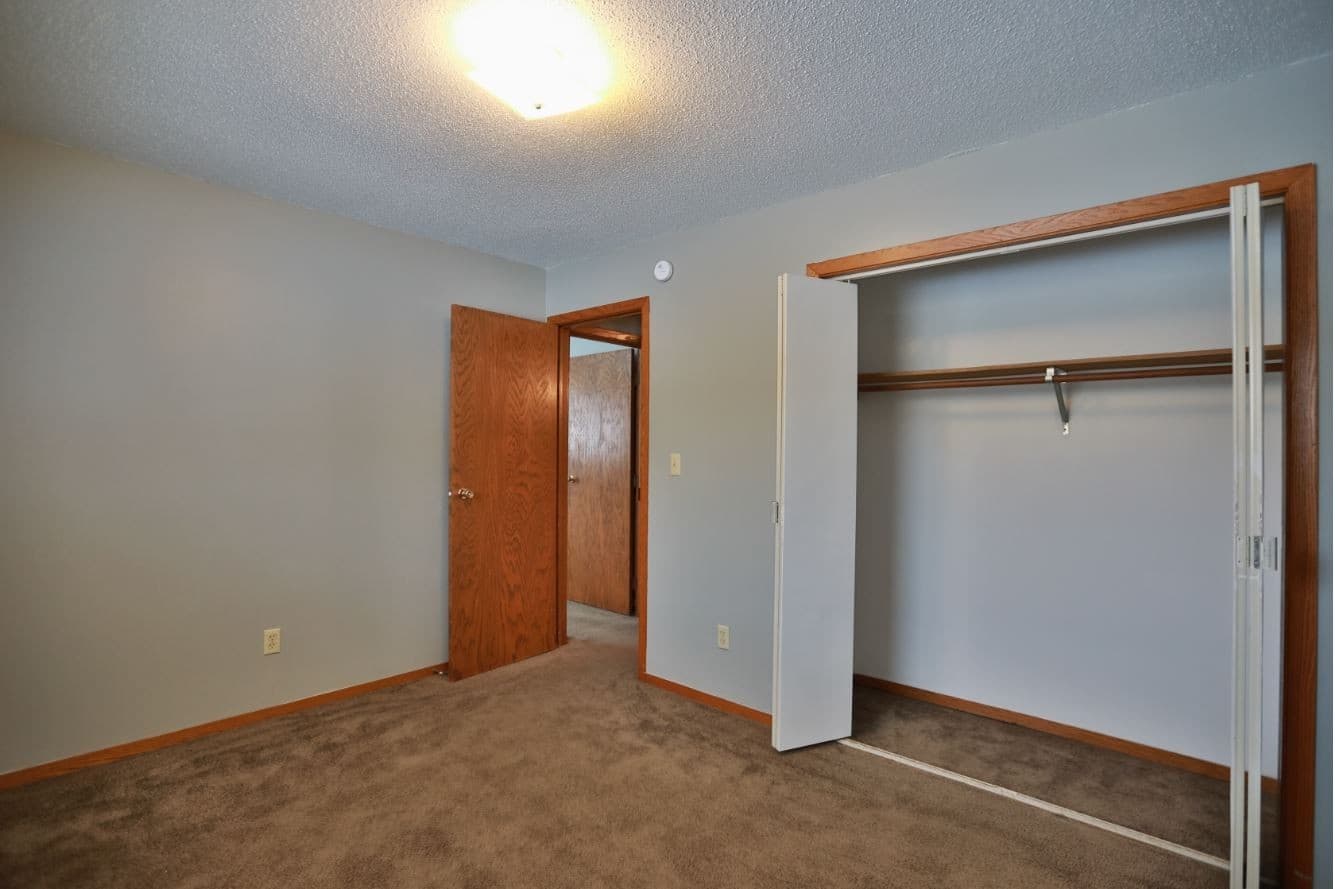 Sioux Falls Apartment: 1000-1020 N. Covell Avenue