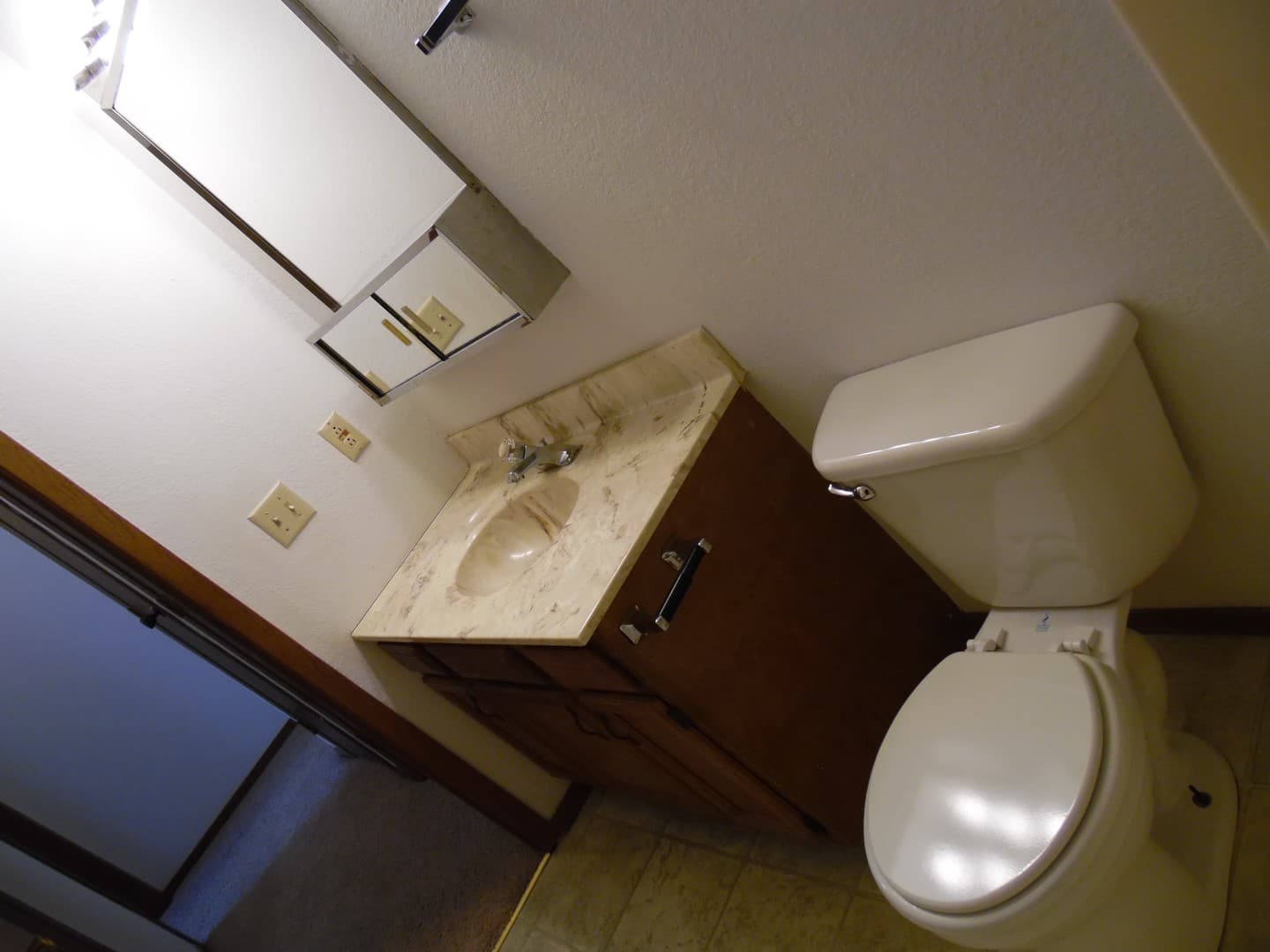 Sioux Falls Apartment: 1900 W 6th St.