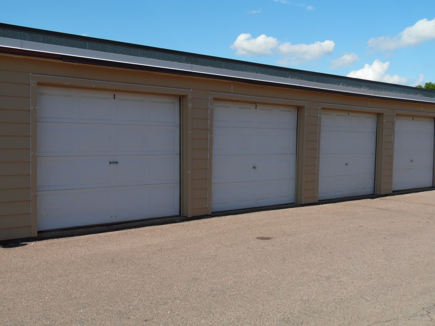 Sioux Falls Apartment: 1201-1209 N. Prairie Avenue