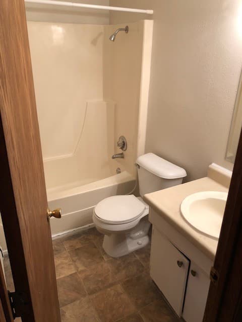 Sioux Falls Apartment: 4205-4401 E. Ronning Drive