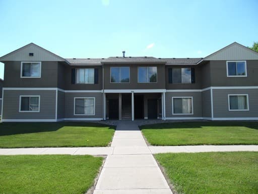 Sioux Falls Apartment: 701 S. Lyons Avenue