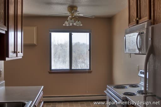 Sioux Falls Apartment: 609 N Cleveland Ave