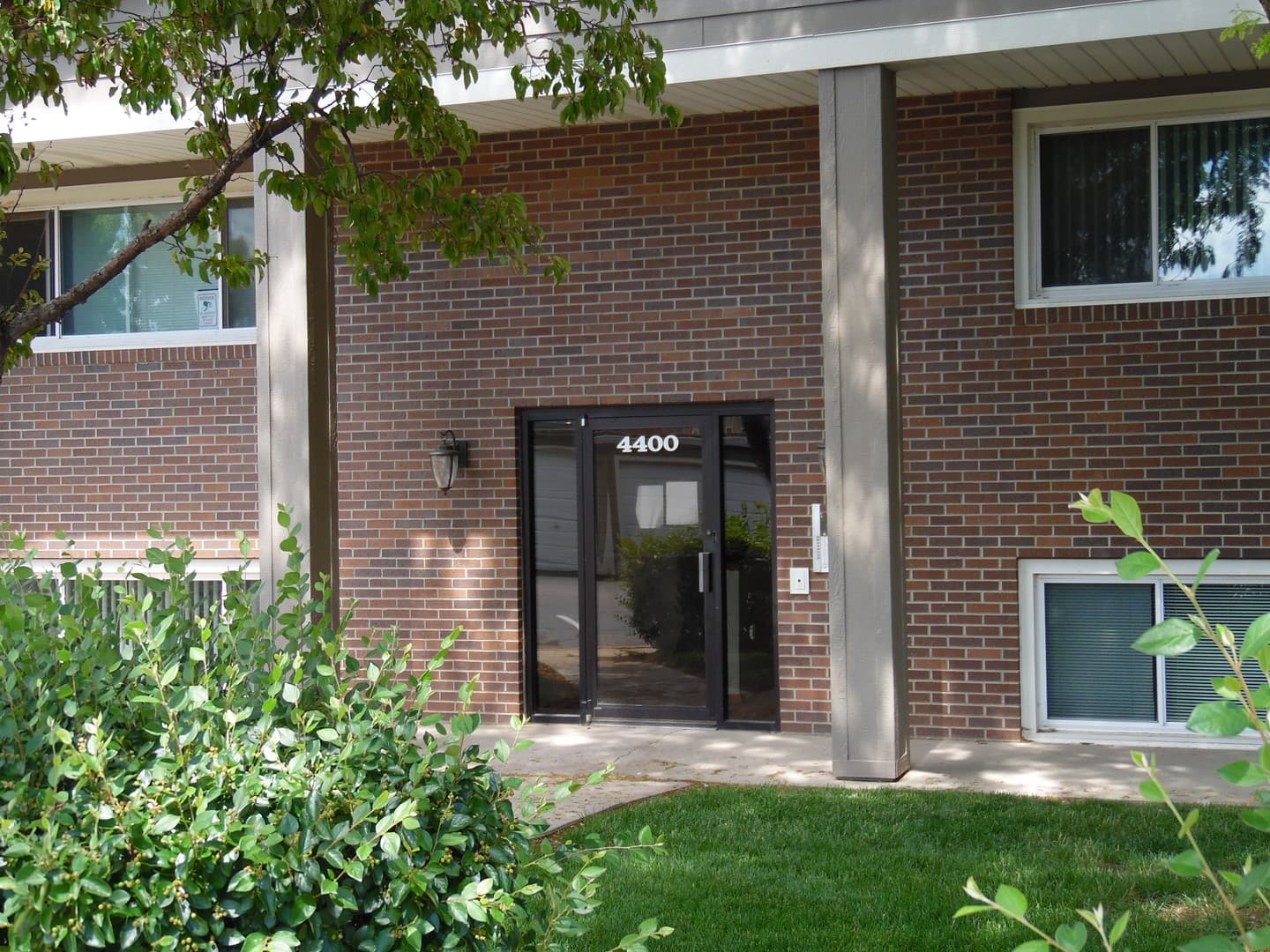 Sioux Falls Apartment: 4400 S Louise Avenue
