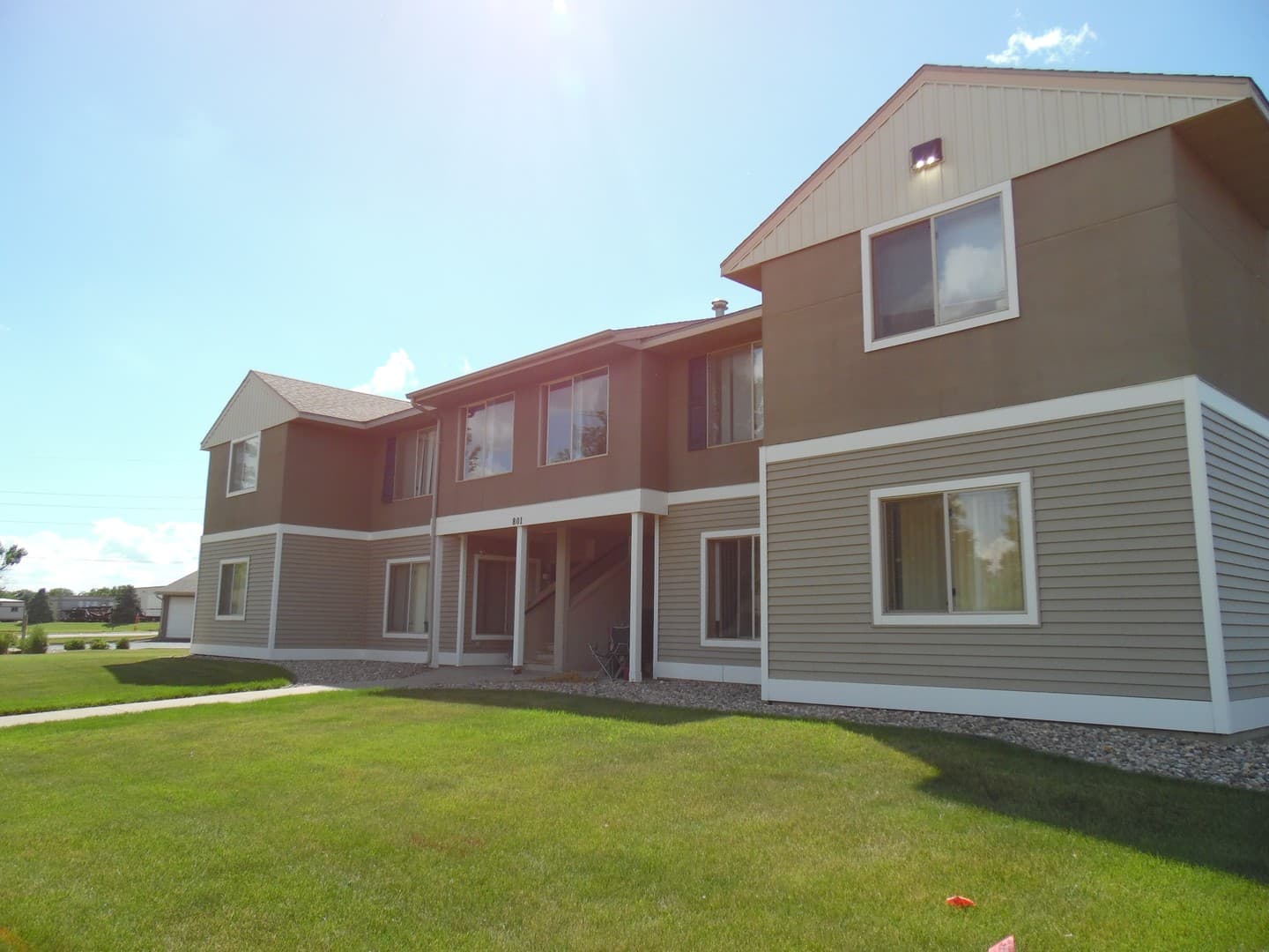 Sioux Falls Apartment: 701 S. Lyons Avenue