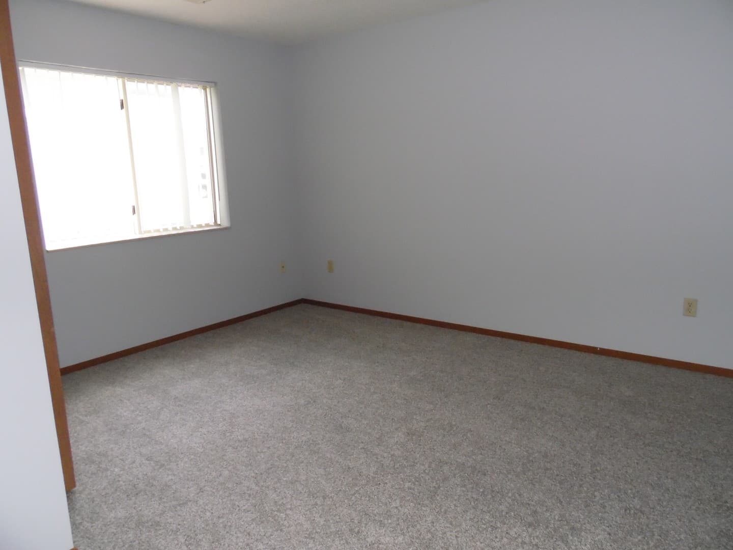 Sioux Falls Apartment: 701 S. Lyons Avenue