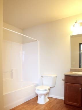 Sioux Falls Apartment: 1311 N Cleveland Ave