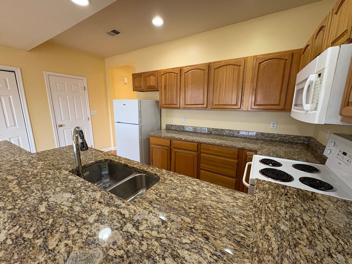 Falling Waters Apartment: Santa Fe Ct