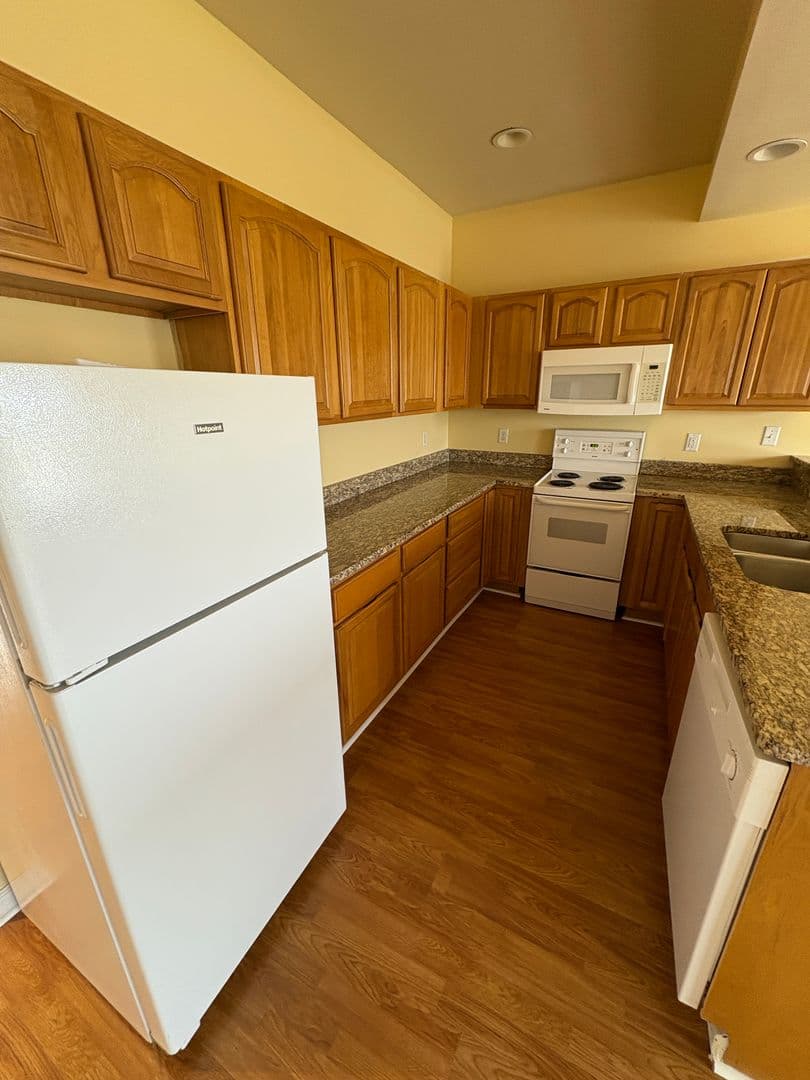 Falling Waters Apartment: Santa Fe Ct