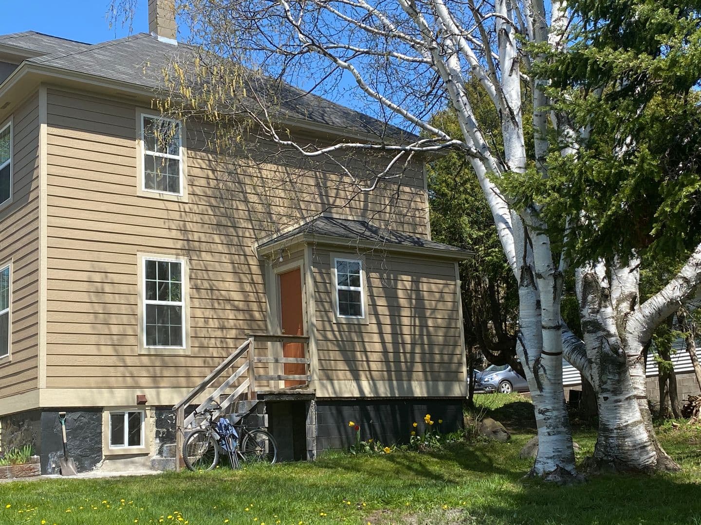 Hancock House: 905 Hill St.