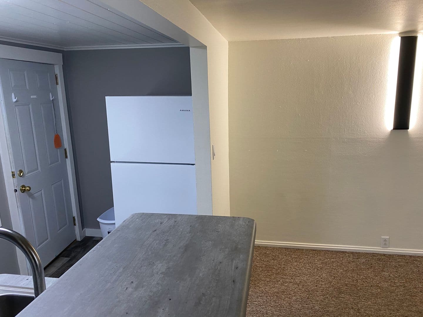 HANCOCK Apartment: 49170 DUNSTAN AVE.