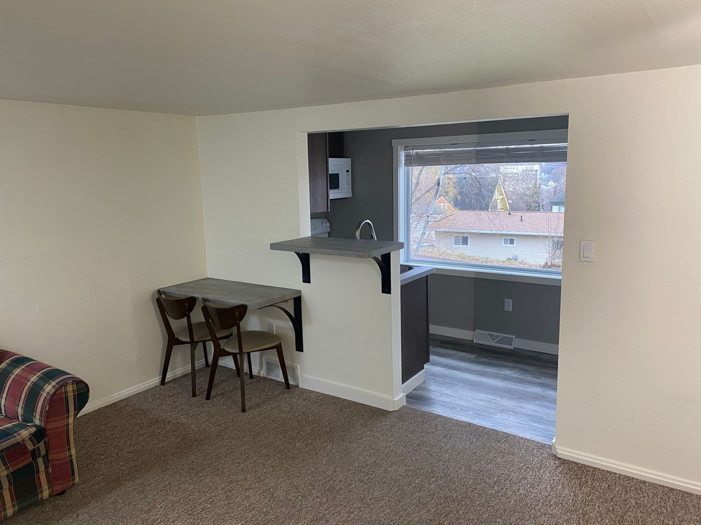 HANCOCK Apartment: 49170 DUNSTAN AVE.